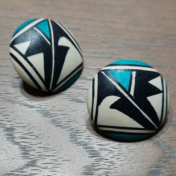 Round Tribal Earrings Post NEW - Picture 1 of 3